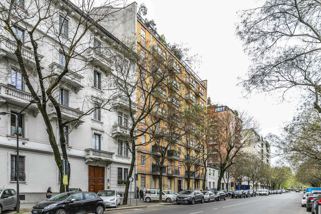 Milano (Caracciolo/Piazza Firenze) Ampio due locali con  cucina abitabile