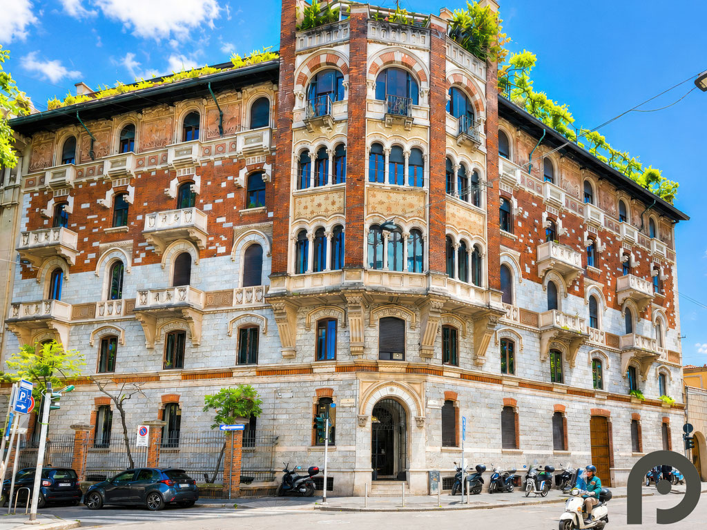 Milano (Sforza/Guastalla) Raffinato trilocale nel cuore di Milano in splendido stabile storico