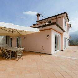 Carrara (Carriona/Centro) Villa con piscina e panorama unico