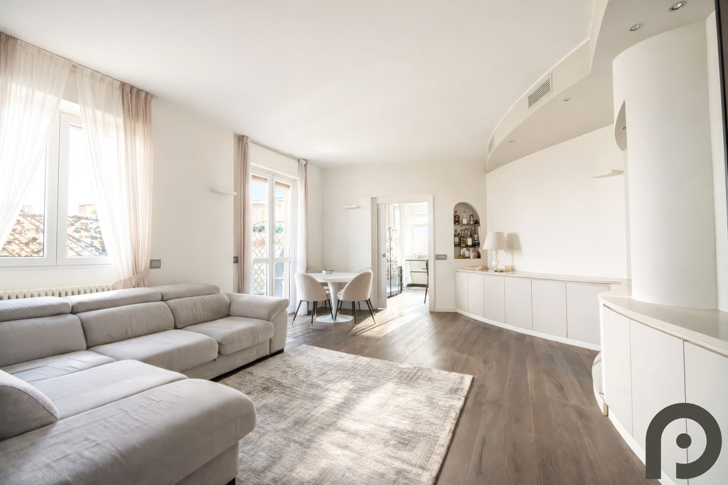 Milano (Primaticcio/Bande Nere) Quadrilocale Via dei Benedettini Zona Primaticcio con BOX