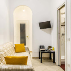 Milano (Caracciolo/Piazza Firenze) Ampio due locali con  cucina abitabile