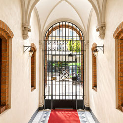 Milano (Sforza/Guastalla) Raffinato trilocale nel cuore di Milano in splendido stabile storico