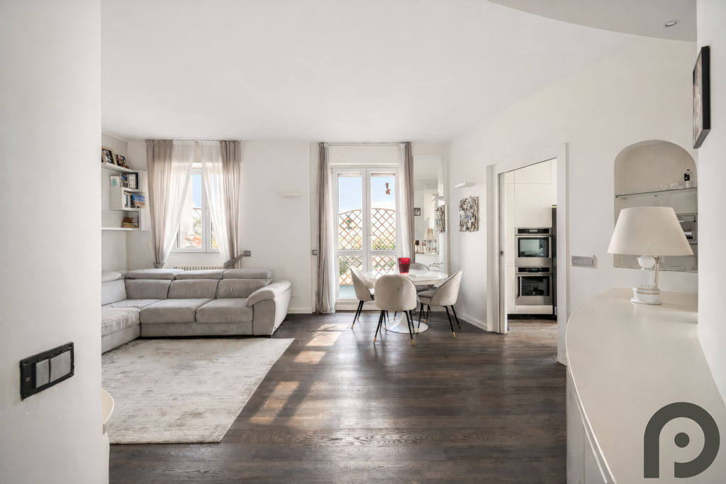 Milano (Primaticcio/Bande Nere) Quadrilocale Via dei Benedettini Zona Primaticcio con BOX