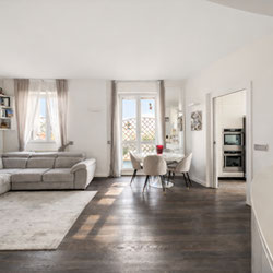 Milano (Primaticcio/Bande Nere) Quadrilocale Via dei Benedettini Zona Primaticcio con BOX