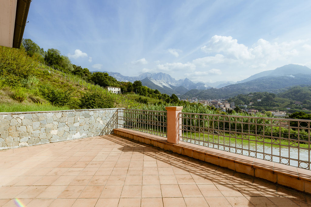 Carrara (Carriona/Centro) Villa con piscina e panorama unico