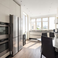 Milano (Primaticcio/Bande Nere) Quadrilocale Via dei Benedettini Zona Primaticcio con BOX