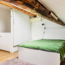 Milano (Navigli/Porta Ticinese) Ampio duplex vista darsena in locazione
