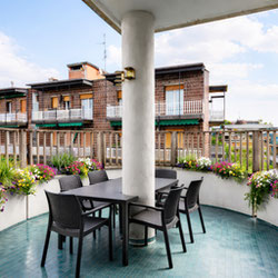 Milano (Primaticcio/Bande Nere) Quadrilocale Via dei Benedettini Zona Primaticcio con BOX