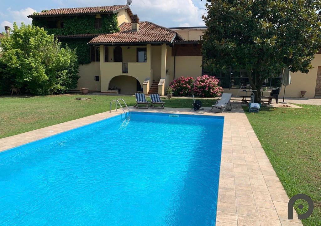 Acqui Terme (Monferrato/Alessandria) Villa con giardino e piscina