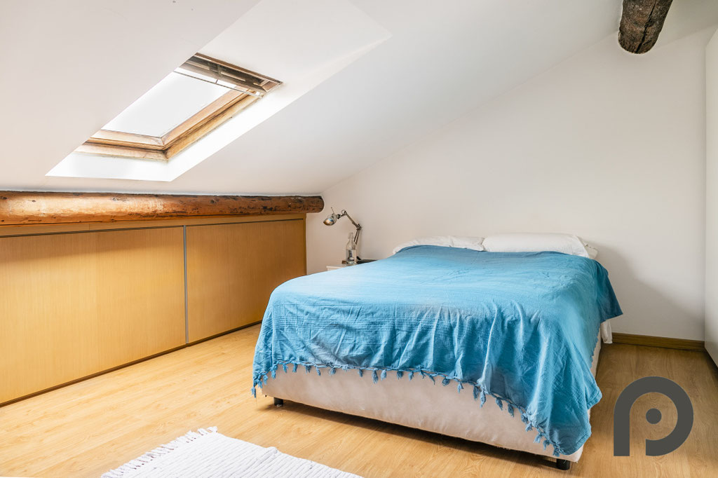 Milano (Navigli/Porta Ticinese) Ampio duplex vista darsena in locazione