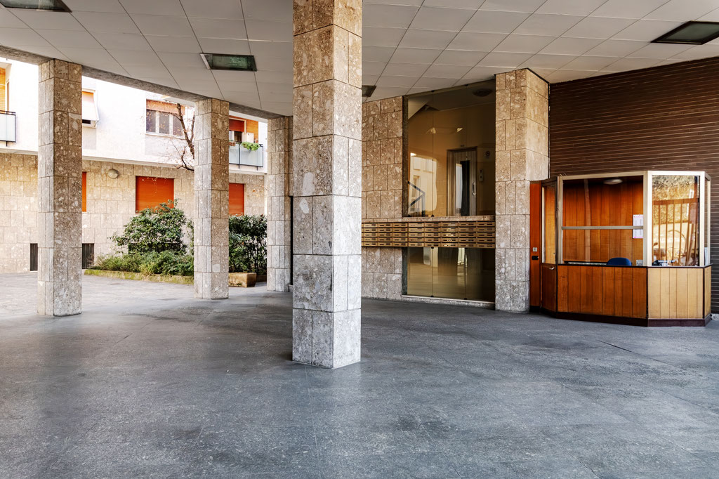 Milano (Sempione/Sarpi) - Ampio appartamento con terrazzo al piano