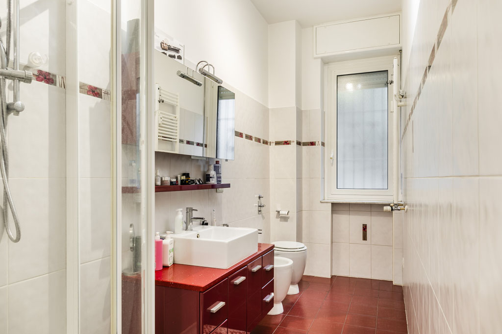 Milano (Caracciolo/Piazza Firenze) Ampio due locali con  cucina abitabile