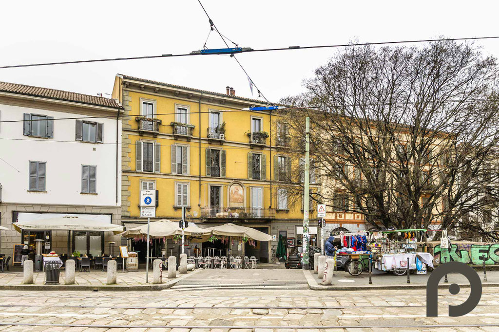 Milano (Navigli/Porta Ticinese) Ampio duplex vista darsena in locazione