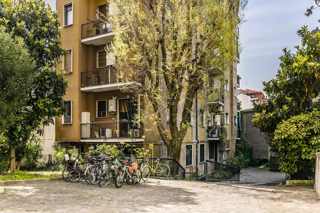 Milano (Cenisio/Mac Mahon) Bilocale Ristrutturato con Balcone
