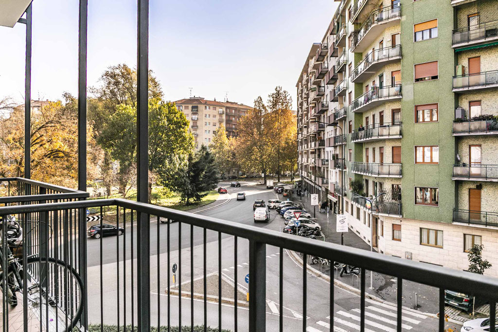 Milano (P.le Siena/Gambara) Quadrilocale con balconi