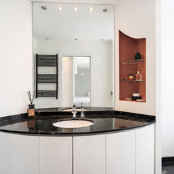 Milano (Primaticcio/Bande Nere) Quadrilocale Via dei Benedettini Zona Primaticcio con BOX