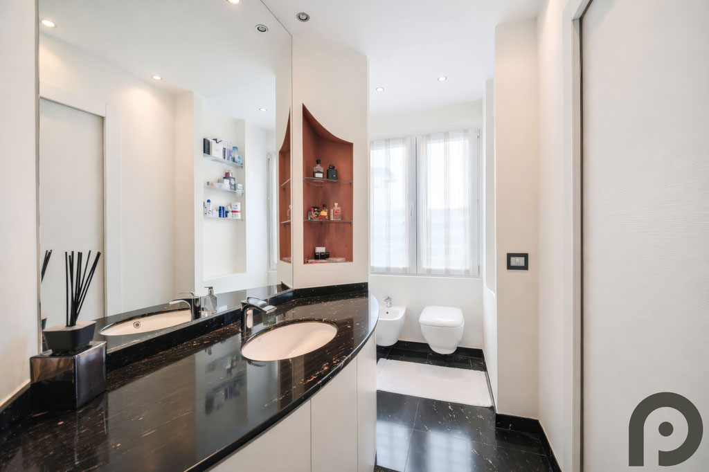 Milano (Primaticcio/Bande Nere) Quadrilocale Via dei Benedettini Zona Primaticcio con BOX