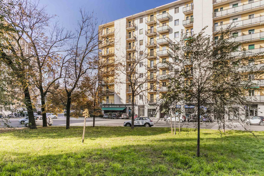 Milano (P.le Siena/Gambara) Quadrilocale con balconi