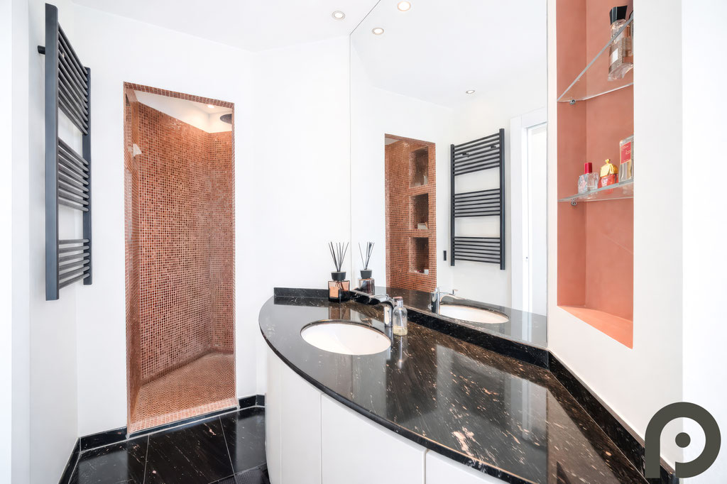 Milano (Primaticcio/Bande Nere) Quadrilocale Via dei Benedettini Zona Primaticcio con BOX