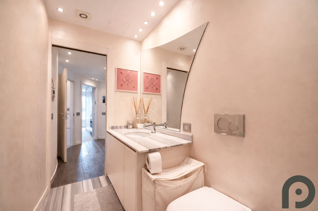 Milano (Primaticcio/Bande Nere) Quadrilocale Via dei Benedettini Zona Primaticcio con BOX