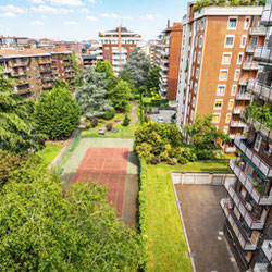 Milano (Primaticcio/Bande Nere) Quadrilocale Via dei Benedettini Zona Primaticcio con BOX