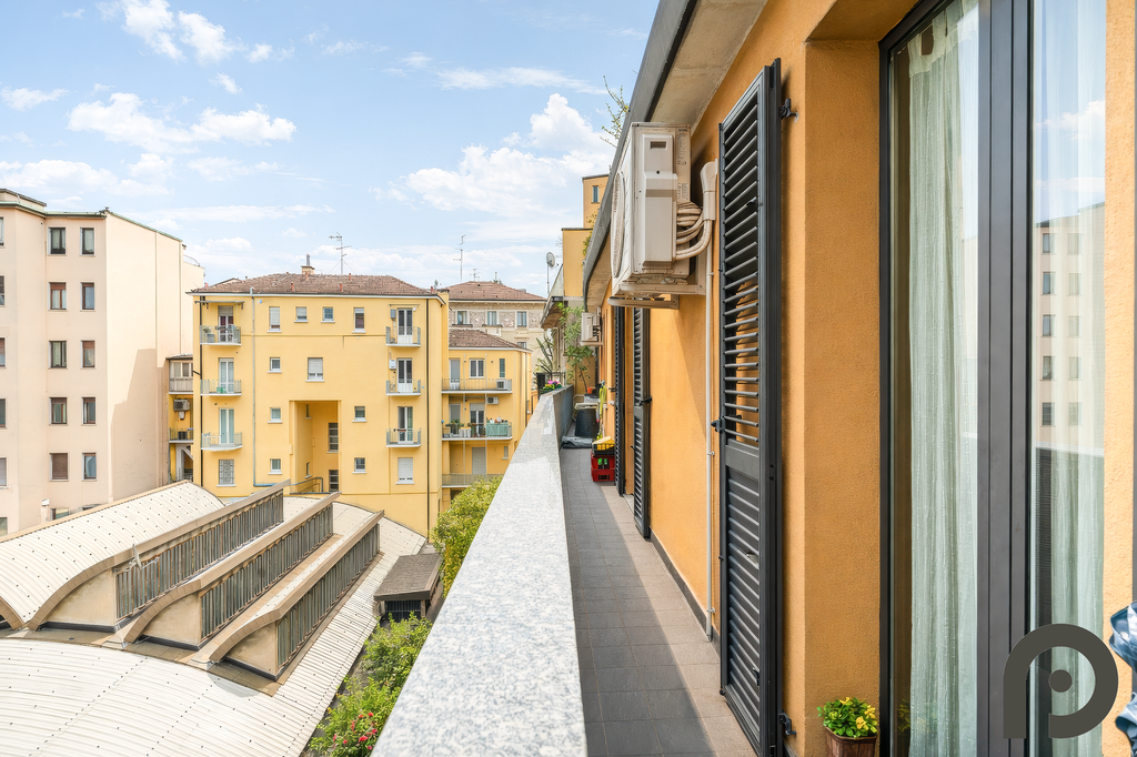 Milano (Porta Venezia/Spallanzani) Attico con terrazzo di 50 mq nel cuore di Porta Venezia