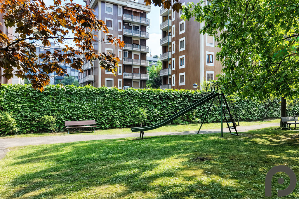 Milano (Primaticcio/Bande Nere) Quadrilocale Via dei Benedettini Zona Primaticcio con BOX