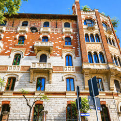 Milano (Sforza/Guastalla) Raffinato trilocale nel cuore di Milano in splendido stabile storico