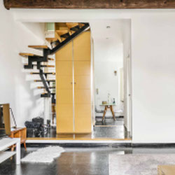 Milano (Navigli/Porta Ticinese) Ampio duplex vista darsena in locazione