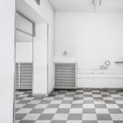 Milano (Precotto/Gorla) Ampio Laboratorio con triplo accesso