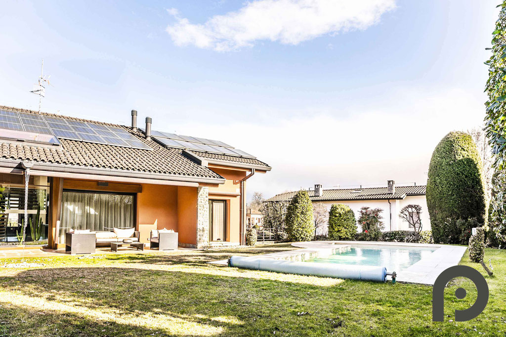 Arcisate (Varese) Splendida Villa con Piscina