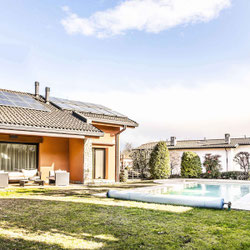 Arcisate (Varese) Splendida Villa con Piscina
