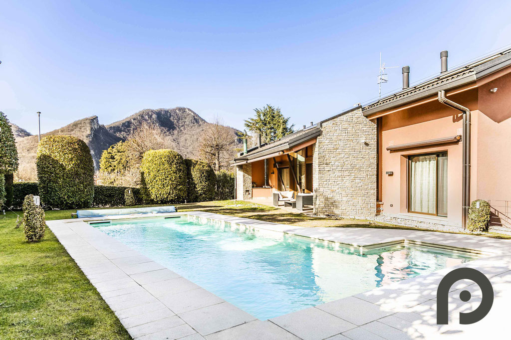 Arcisate (Varese) Splendida Villa con Piscina