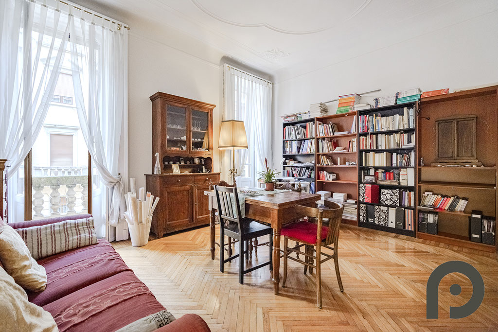 Milano (Cenisio/Piazza Firenze) Elegante Bilocale di 82 mq in Stabile d’Epoca