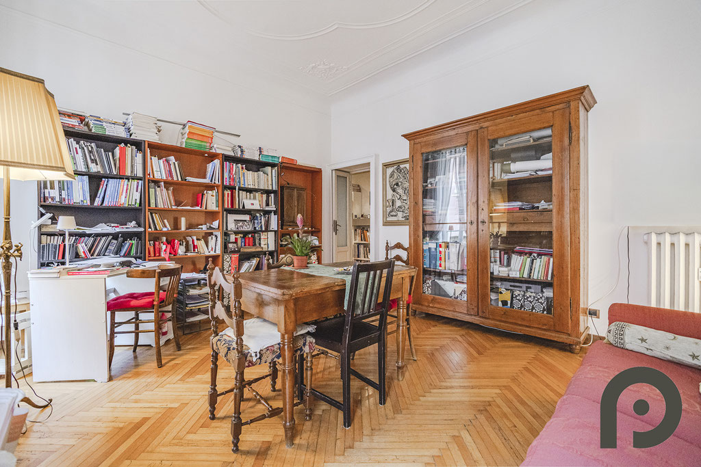 Milano (Cenisio/Piazza Firenze) Elegante Bilocale di 82 mq in Stabile d’Epoca