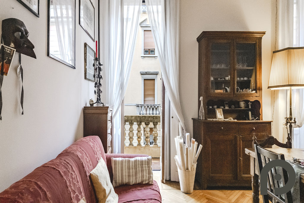 Milano (Cenisio/Piazza Firenze) Elegante Bilocale di 82 mq in Stabile d’Epoca
