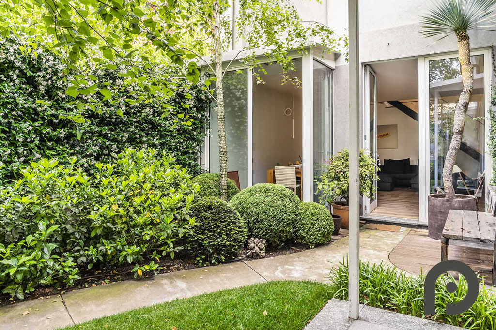 Milano (Cenisio/Firenze) Loft di design su due livelli con giardino