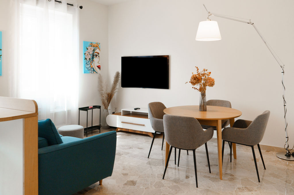 Milano (Bocconi/Tibaldi) Bilocale completamente ristrutturato
