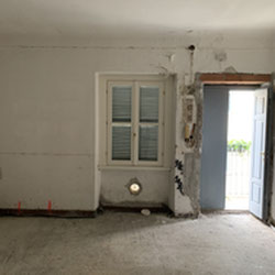 Milano (Corso Italia/Santa Sofia) - Trilocale da ristrutturare