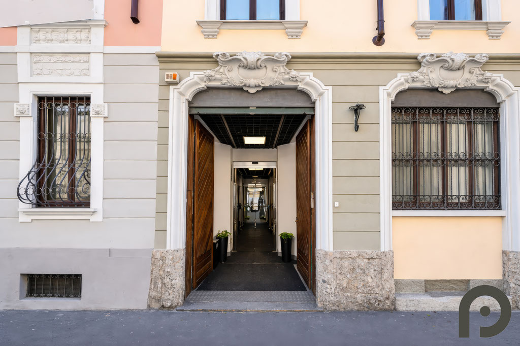 Milano (Porta Vercellina/Conciliazione) prestigioso ufficio in palazzo d'epoca