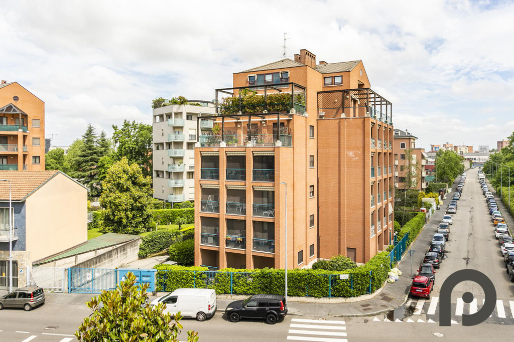 Milano (Certosa/Varesina) Quadrilocale da ristrutturare piano alto