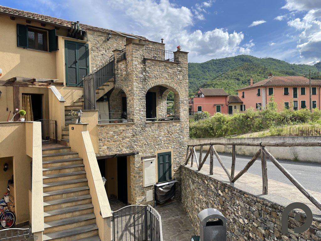 Garlenda (Alassio) Ottimo trilocale con terrazzo