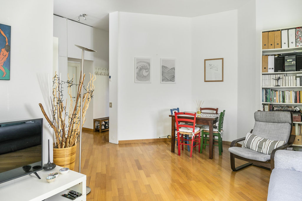 Milano ( Bande Nere ) Trilocale con giardino privato
