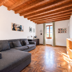 Milano (Crocetta/Missori) Luminoso trilocale su due livelli