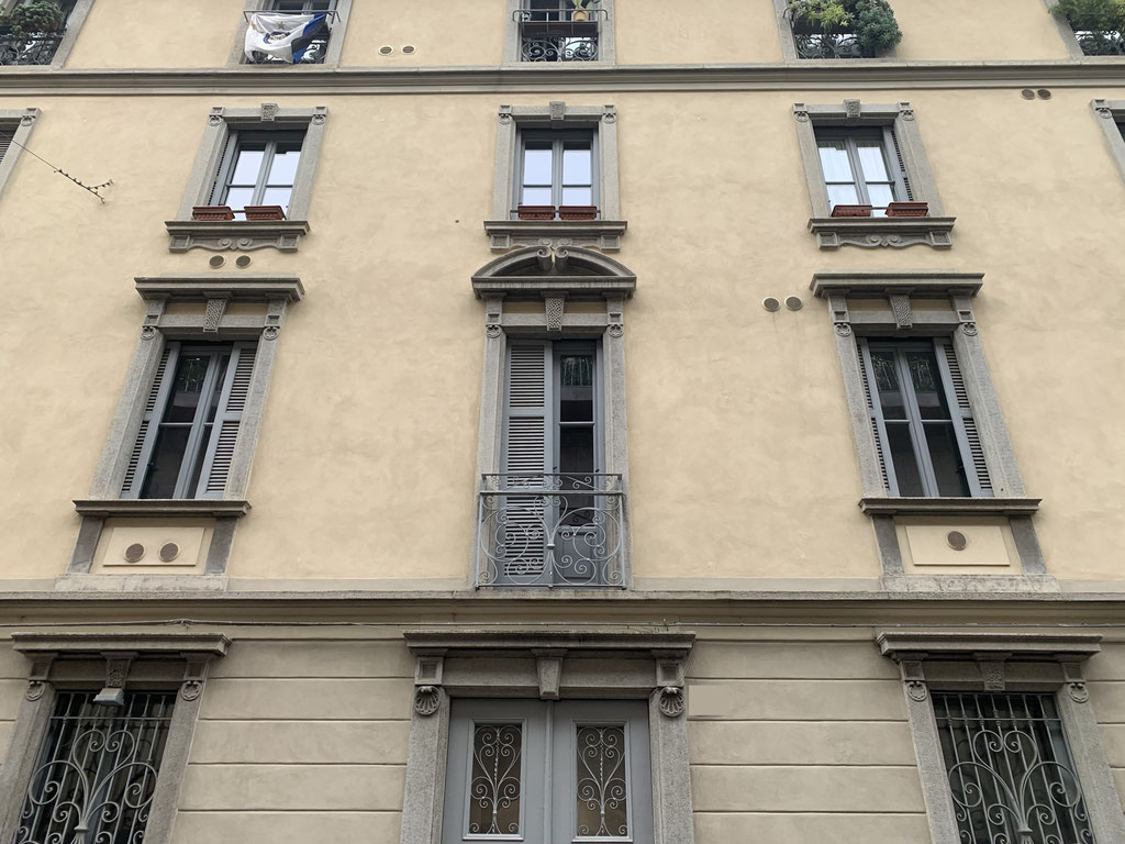 Milano (Corso Italia/Santa Sofia) - Quadrilocale da ristrutturare