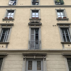 Milano (Corso Italia/Santa Sofia) - Quadrilocale da ristrutturare