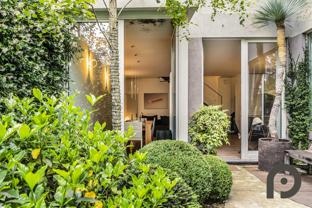 Milano (Cenisio/Firenze) Loft di design su due livelli con giardino