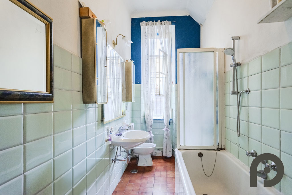 Milano (Cenisio/Piazza Firenze) Elegante Bilocale di 82 mq in Stabile d’Epoca