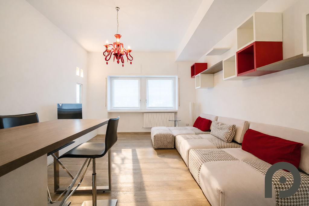 Milano (Crocetta/Missori) Elegante due locali ristrutturato a nuovo