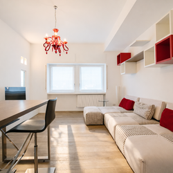 Milano (Crocetta/Missori) Elegante due locali ristrutturato a nuovo